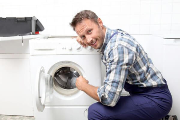 vệ sinh máy giặt Electrolux